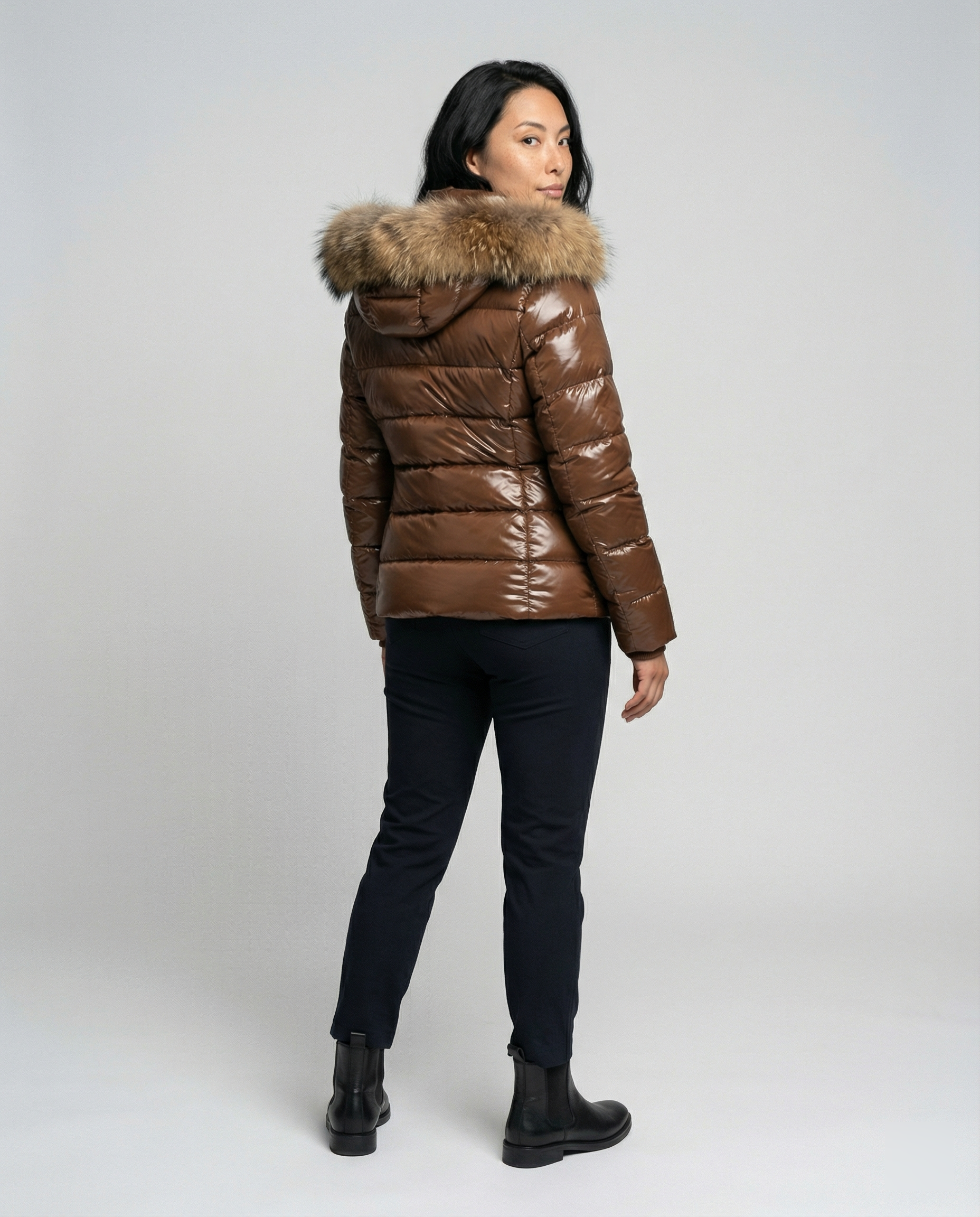 Damen Winterdaunenjacke mit abnehmbarer Kapuze und luxuriösem Fellkragen