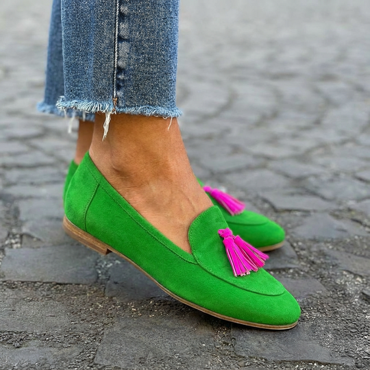 Grüne Loafer mit Pinker Fransenapplikation