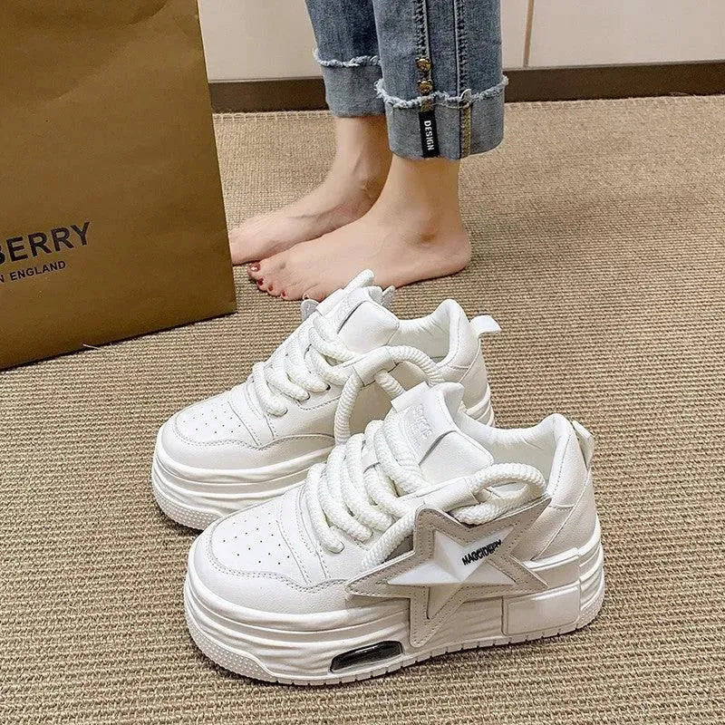 Sneakers Donna mit Plateau und Stella