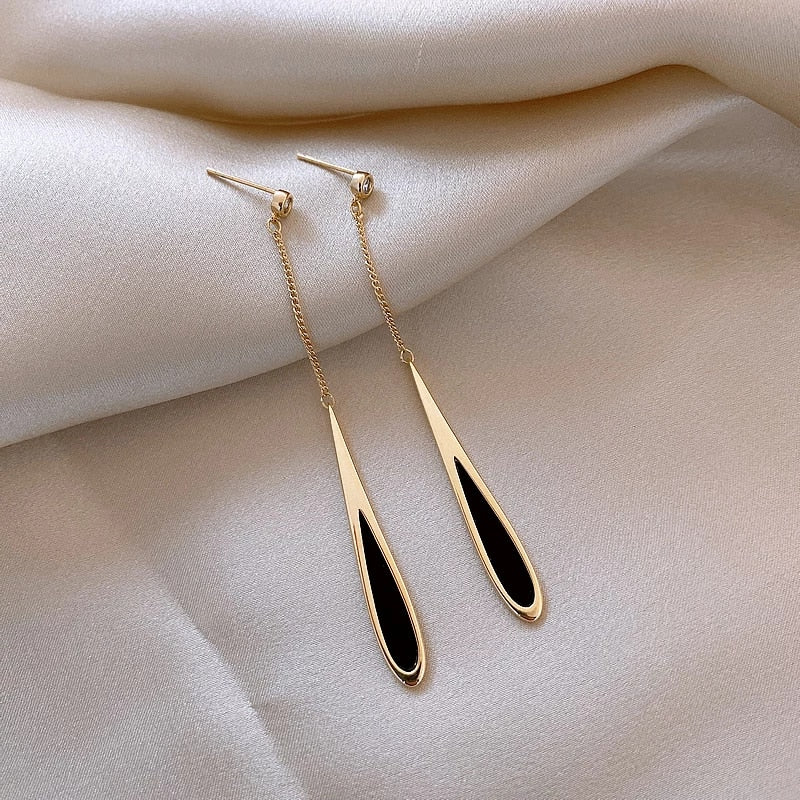 Schwarze Drop Quasten Lange Ohrringe | Shop Nory
