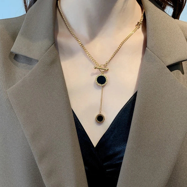 Schwarze Anhänger Halskette aus Edelstahl | Shop Nory