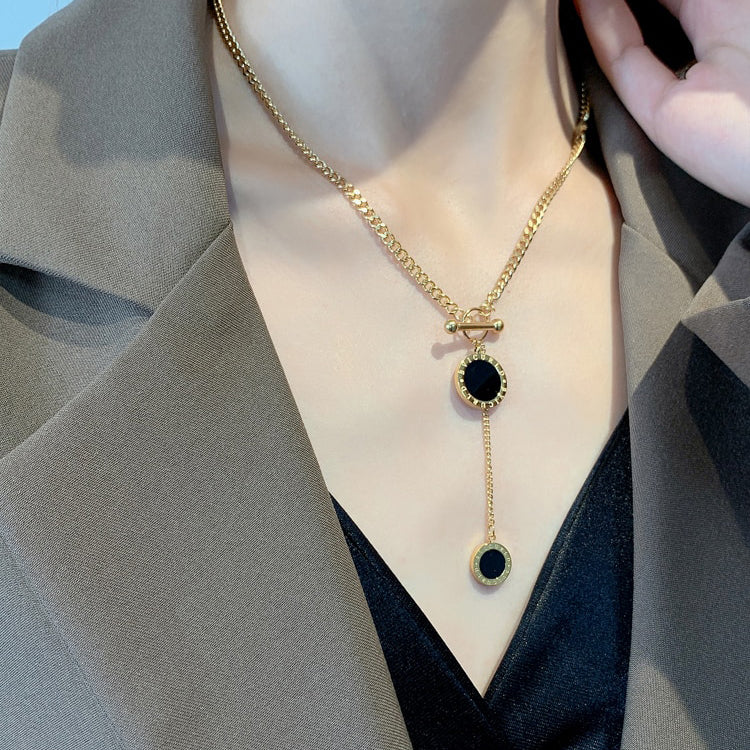 Schwarze Anhänger Halskette aus Edelstahl | Shop Nory