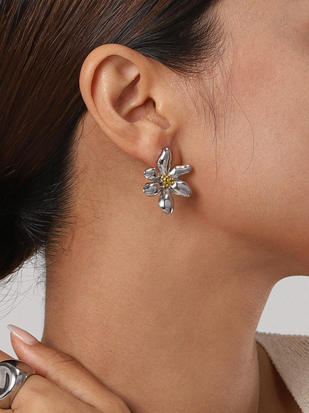 Stilvolle Blumen-Ohrringe – Florina | Shop Nory