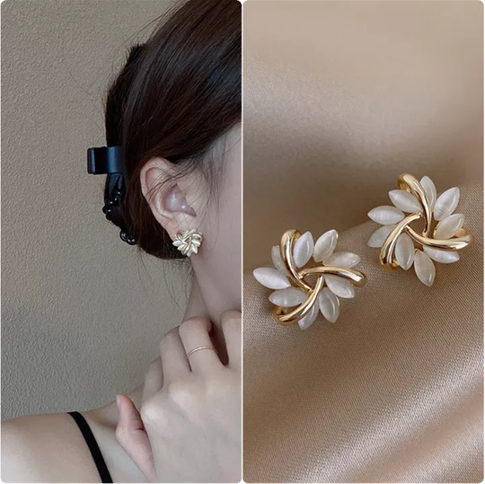 Ohrstecker mit eleganten und raffinierten Opal Blütenblättern | Shop Nory