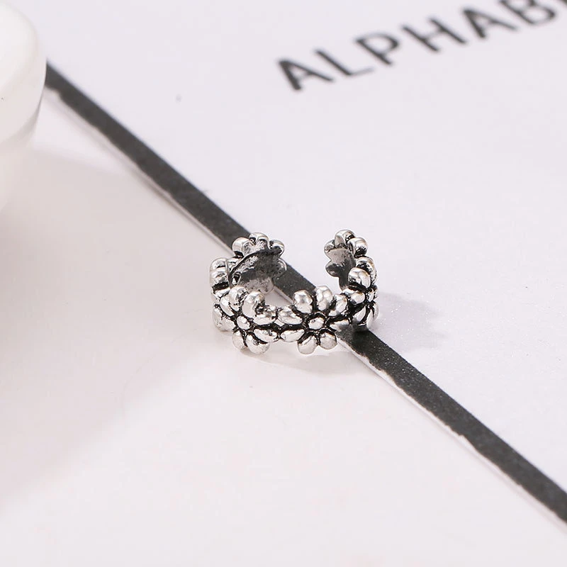 Bohemian Daisy Blume Ohr Cuff | Shop Nory