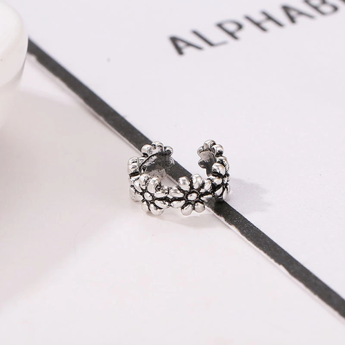 Bohemian Daisy Blume Ohr Cuff | Shop Nory