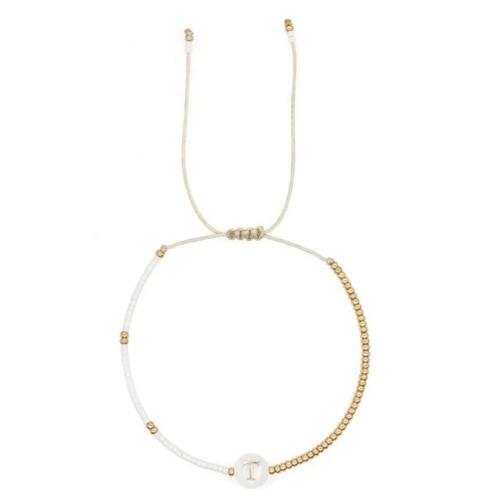 Boho Weiß & Gold Perlen Buchstaben Initial Perlen Armbänder