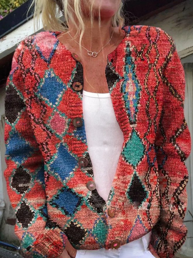 Weiche Strickjacke mit Blütenstickerei