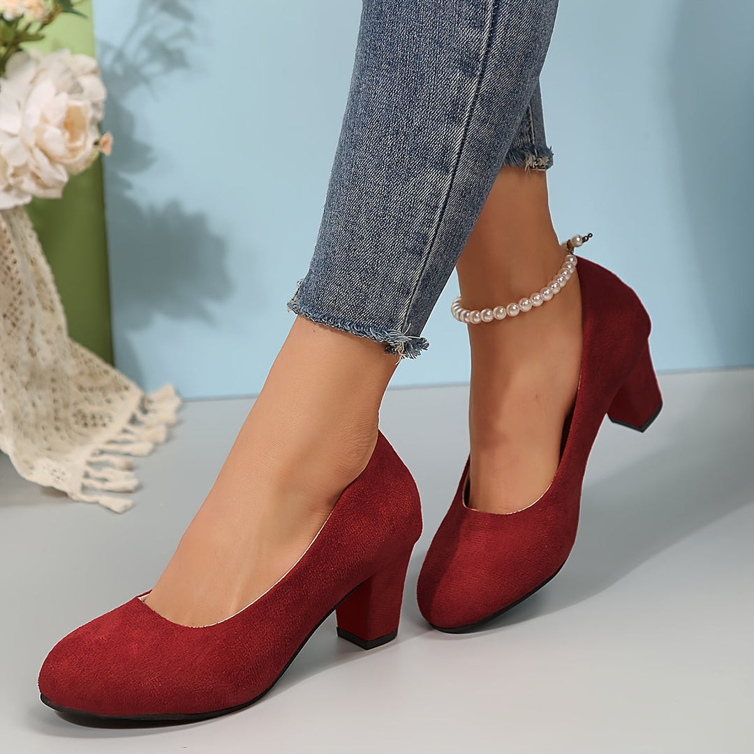 Pumps mit breiter Zehenkappe und stabilem Absatz
