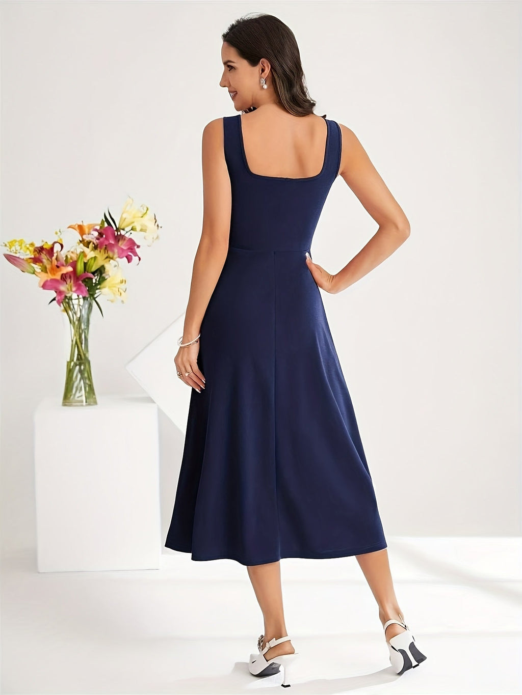 Elegantes Kleid mit Trägern Dunkelblau Farbe