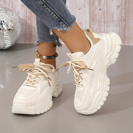Plateau Sneakers mit Modernem Look