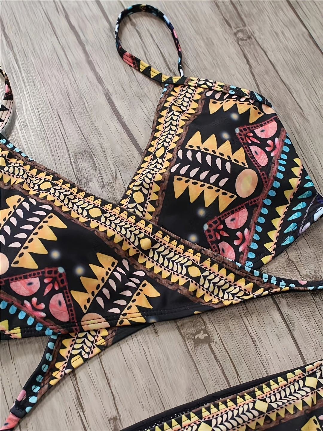 Boho Bikini Set Zwei Teile mit Hoher Taille und Tribal-Muster, Ohne Träger