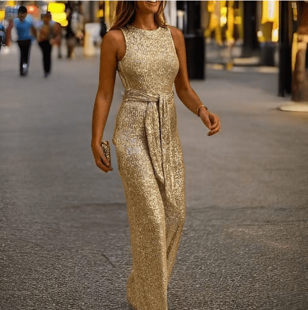 Shopnory | Jumpsuit mit Einem Schulterträger und Verstellbarem Bund