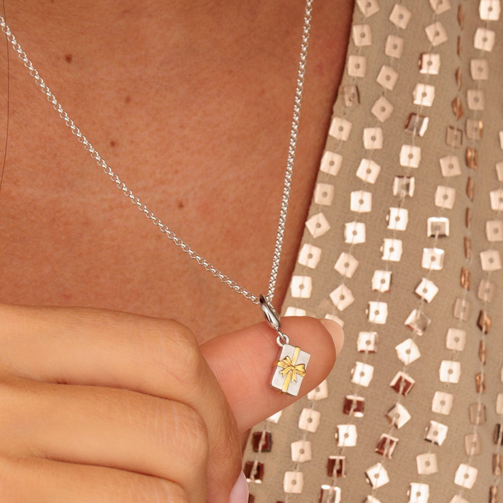 Silber Präsent Charm Halskette mit Goldbogen | Shop Nory