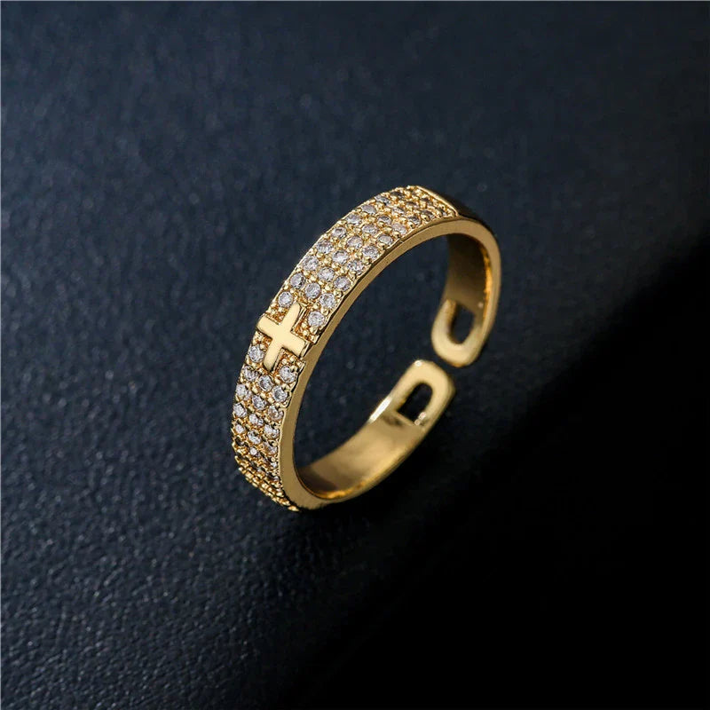 Klassisches Design Bling Bling Kreuzring | Shop Nory
