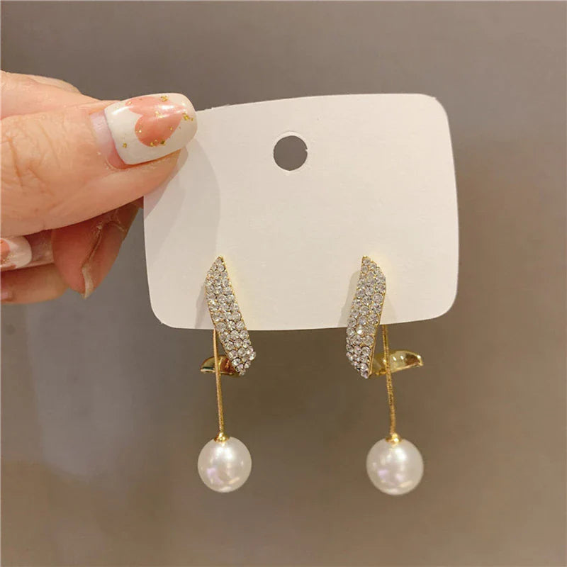 Klassische elegante Imitationsperlen Quaste Ohrringe | Shop Nory