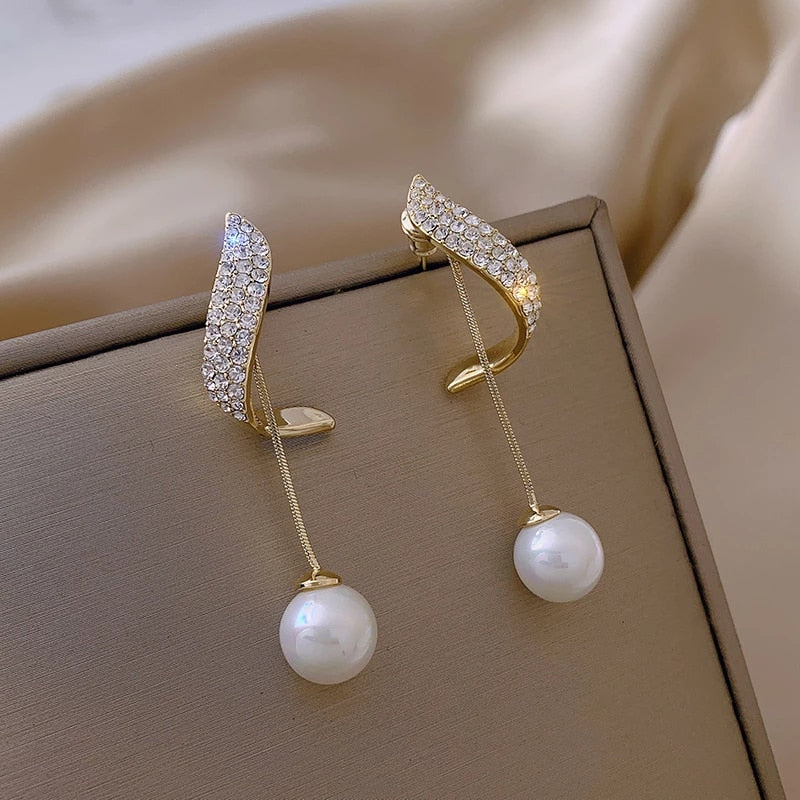 Klassische elegante Imitationsperlen Quaste Ohrringe | Shop Nory