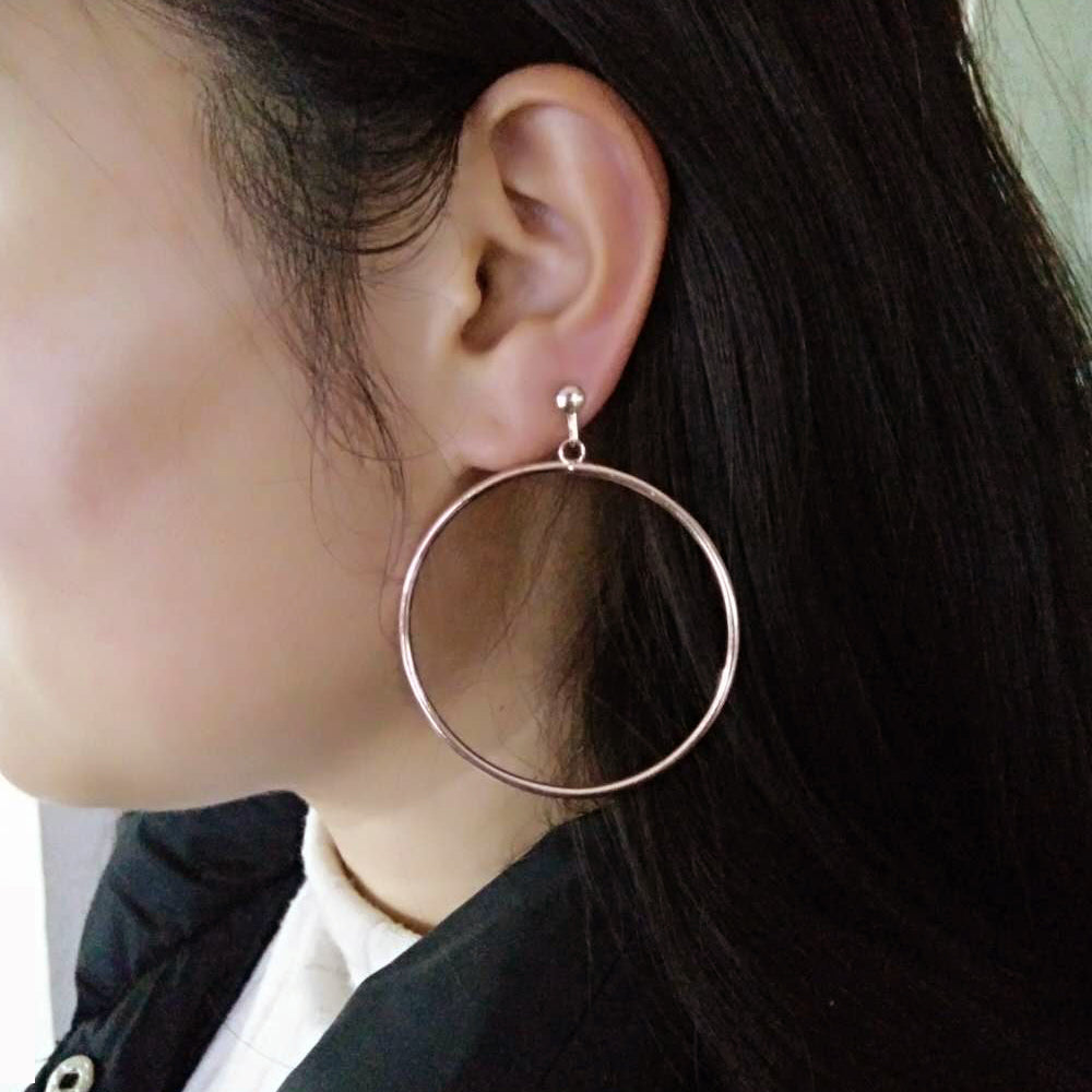 Klassische geometrische runde Clip-On Ohrringe | Shop Nory