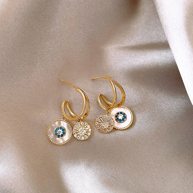 Klassische Runde Muschel Blumen Anhänger Ohrringe | Shop Nory