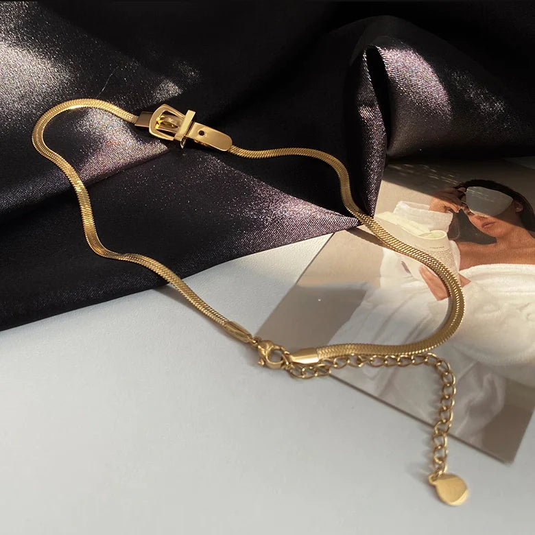 Schnallenform Titanstahl Choker Halskette | Shop Nory