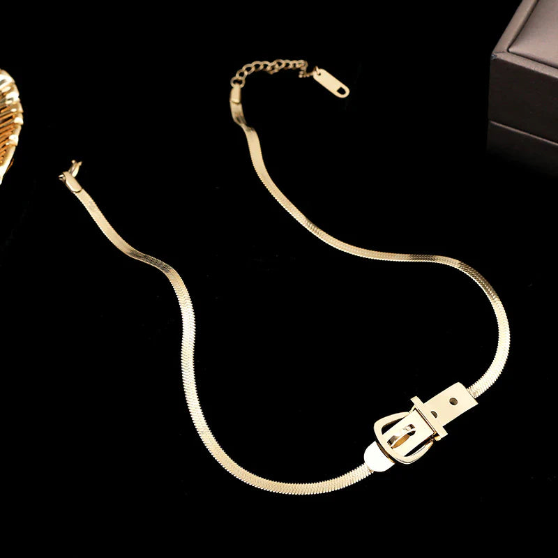 Schnallenform Titanstahl Choker Halskette | Shop Nory