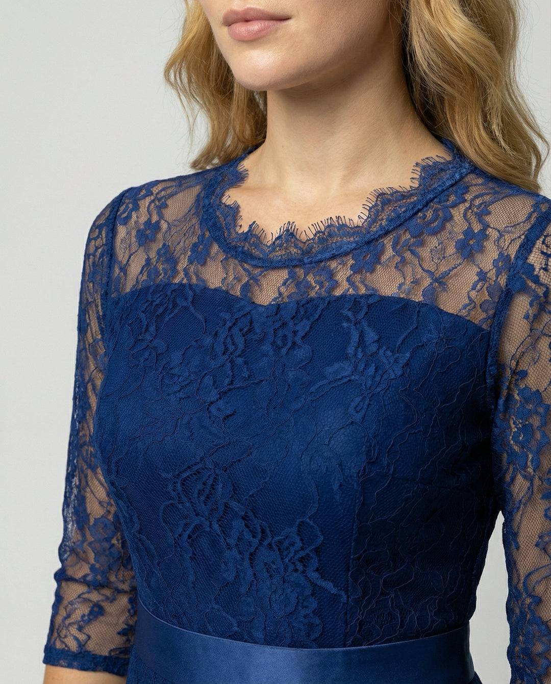 Eleganter Damen Jumpsuit mit Spitzenärmeln und Weitem Bein | Shopnory