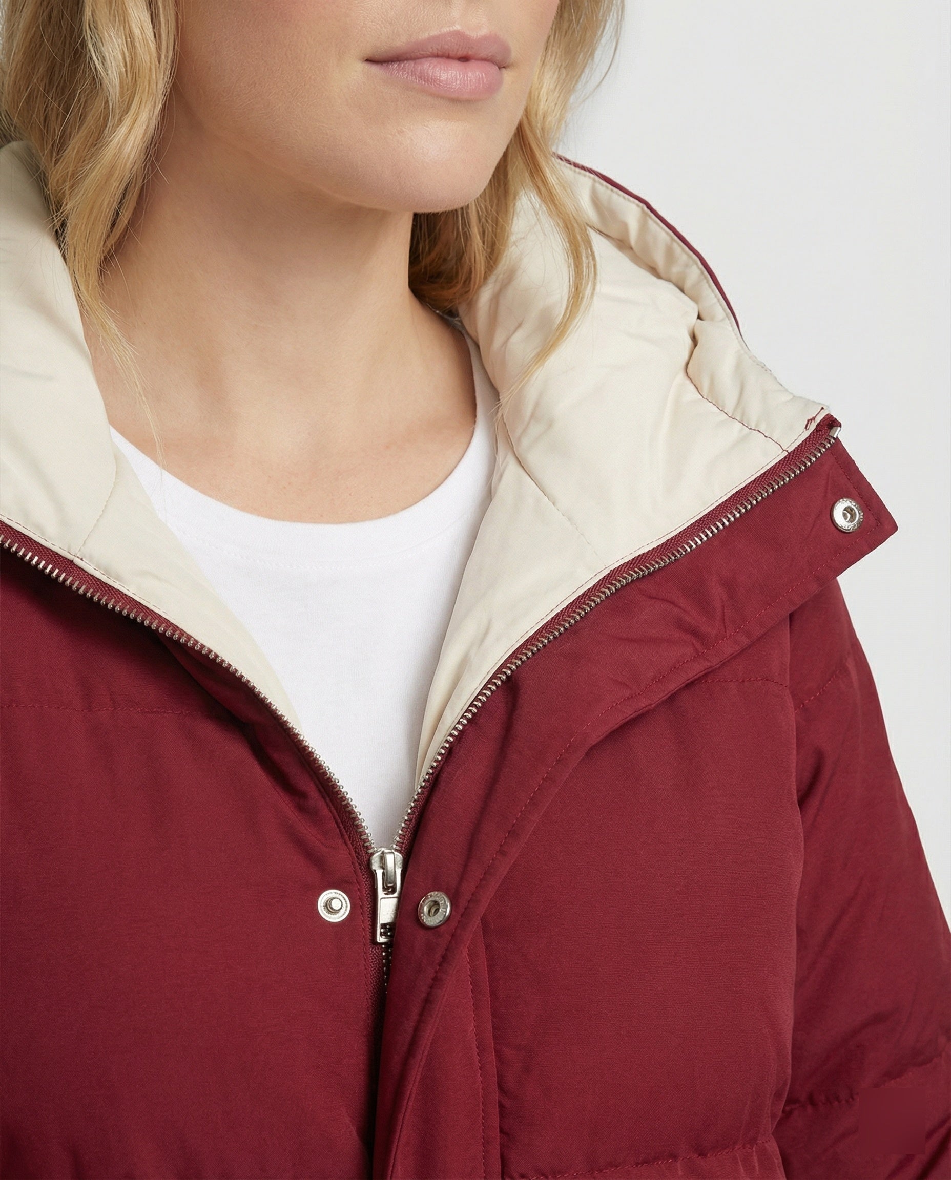 Damen Hochwertige Winterjacke mit isolierender Kapuze