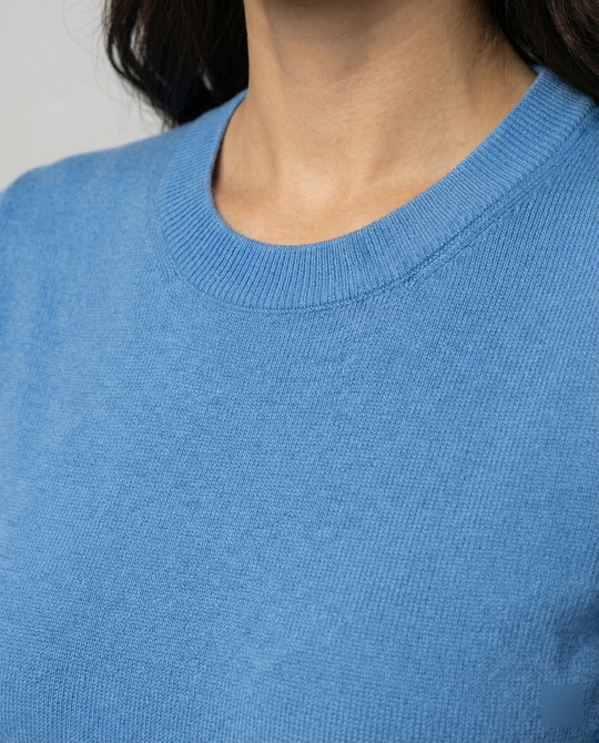 Damen Feinstrickpullover mit Kurzarmiger Silhouette und Weich Fließendem Material