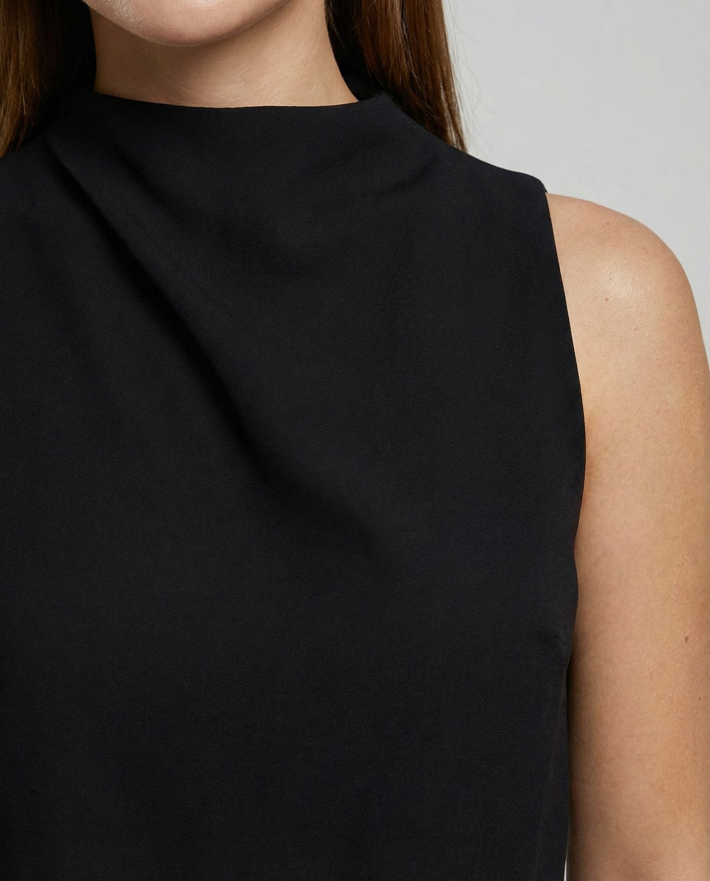 Eleganter Jumpsuit mit Rundhalsausschnitt für Alltag & Besondere Anlässe | ShopNory