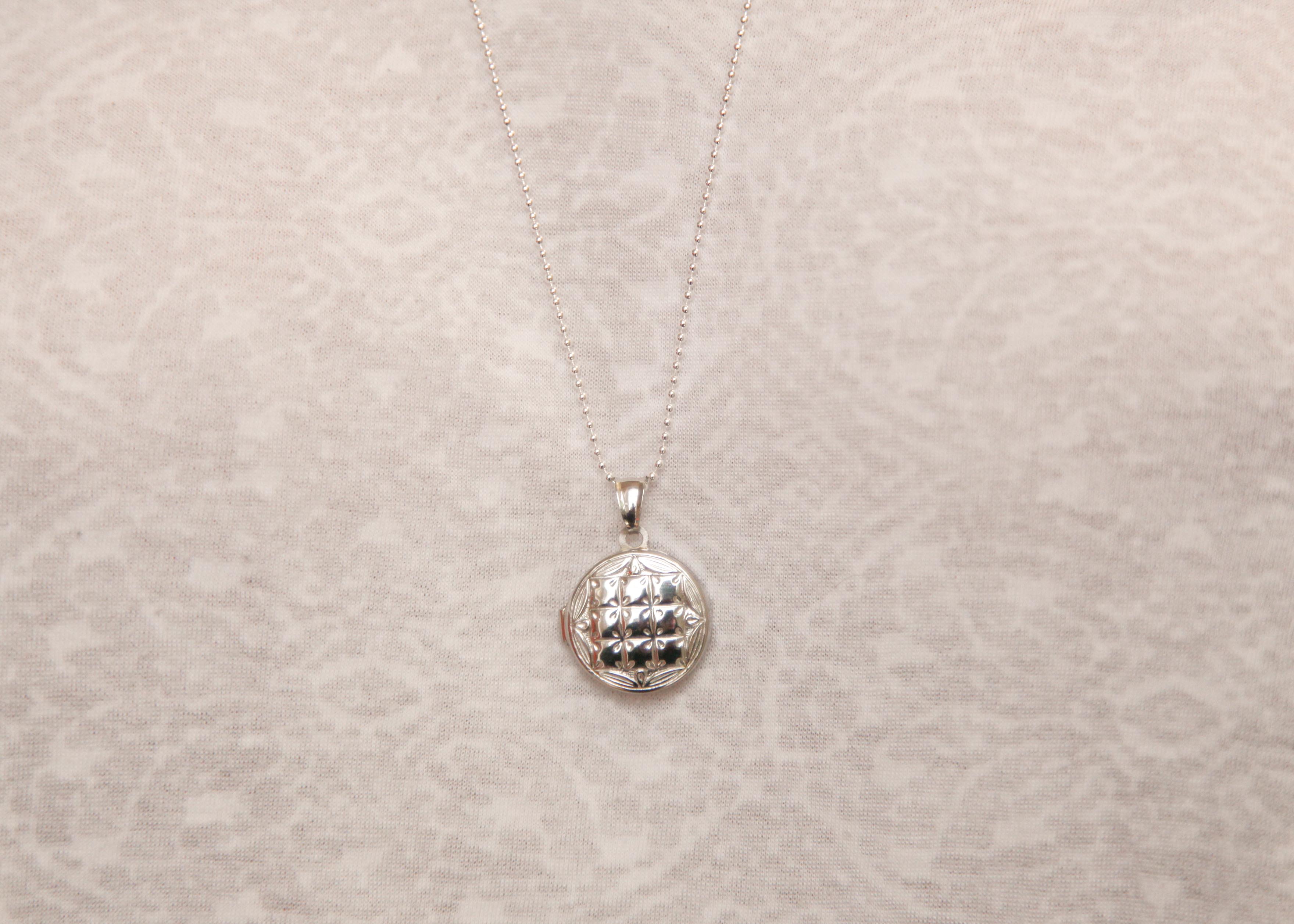 Lange Kette mit Rund Foto Medaillon - Sterling Silber | Shop Nory