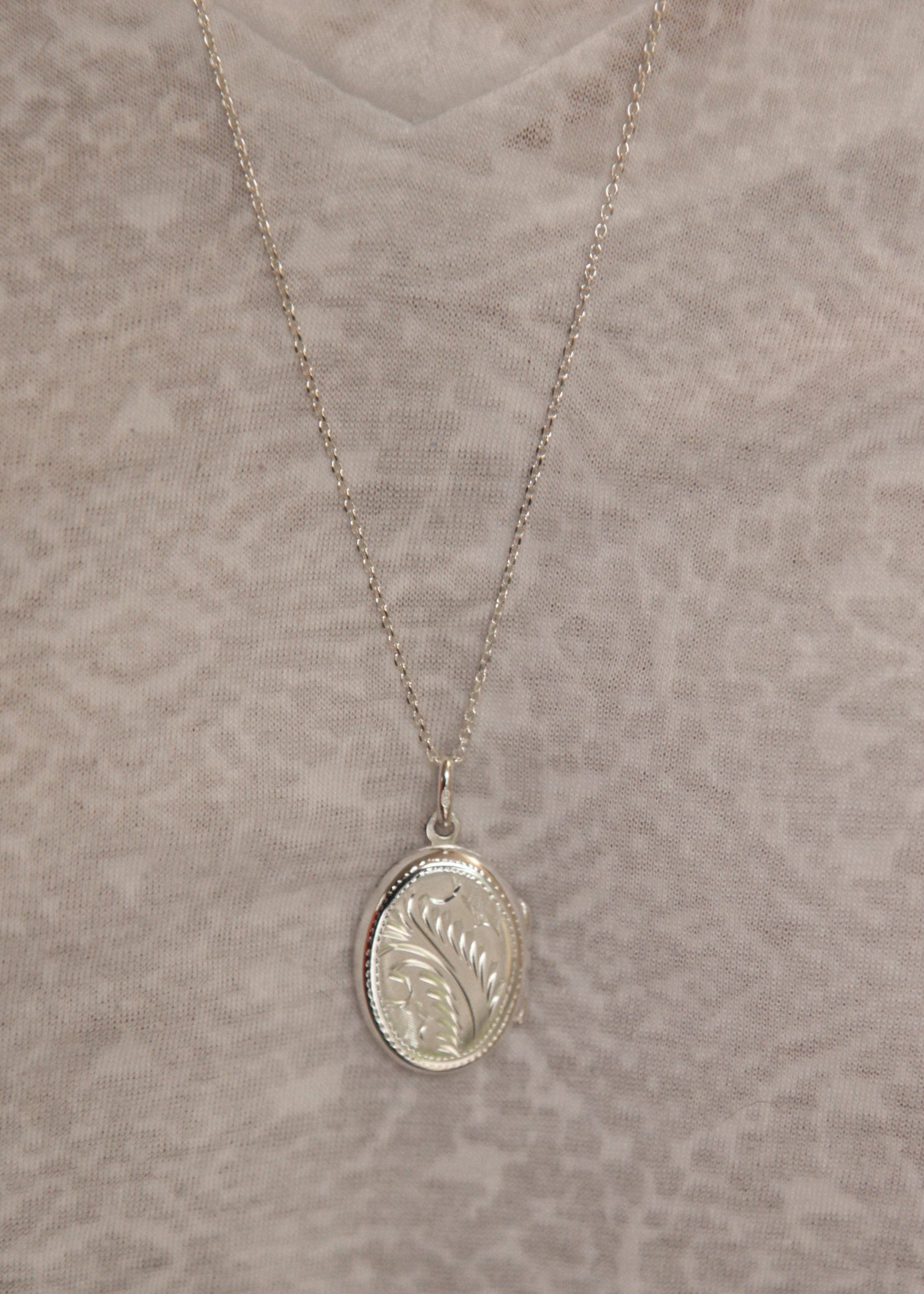 Lange Kette mit Foto Medaillon aus Silber | Shop Nory