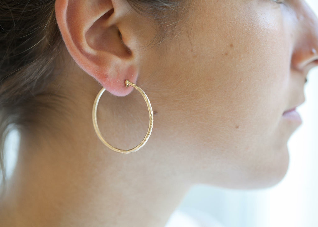 Gedrehte Creolen - 18K vergoldet | Shop Nory