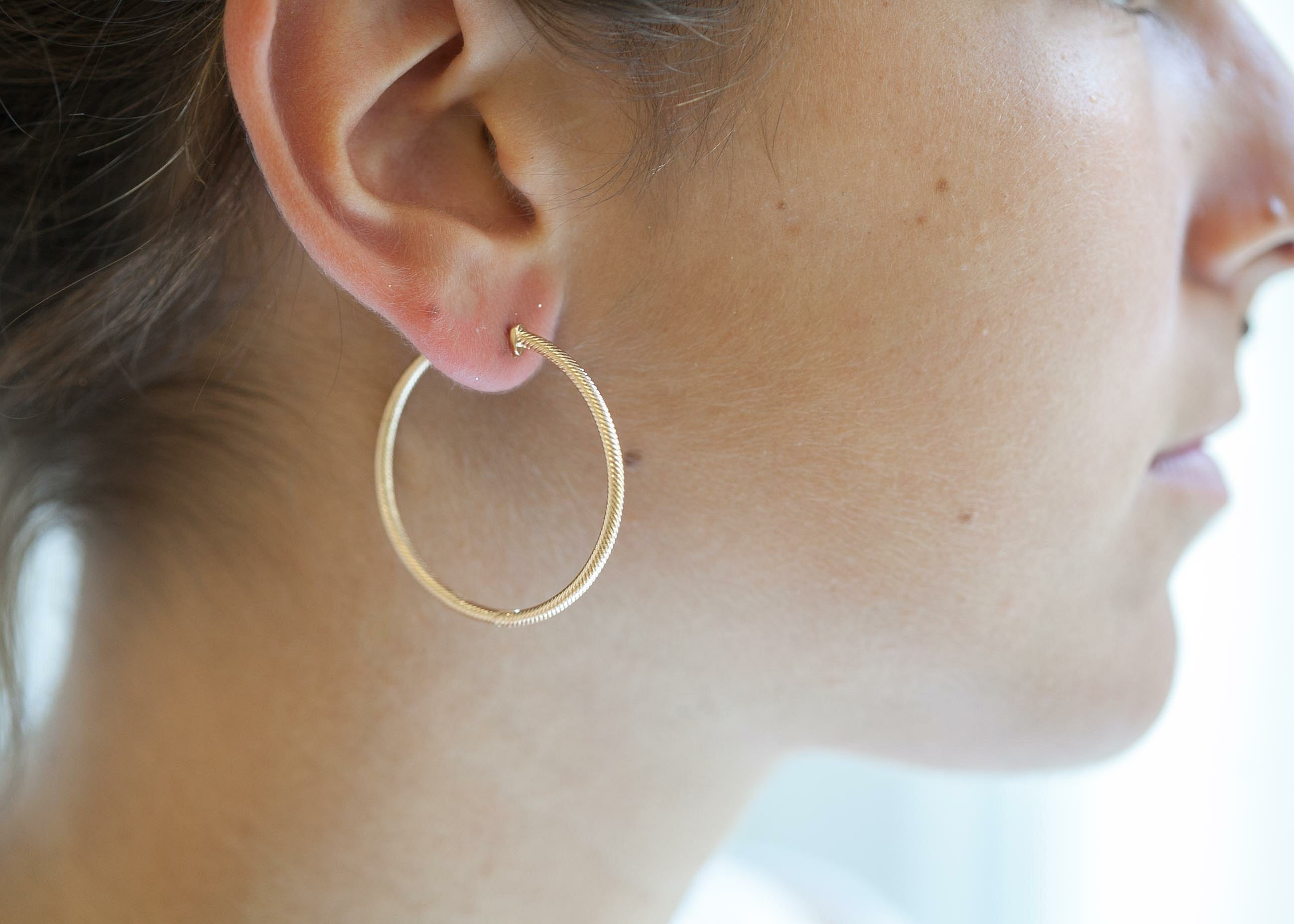 Gedrehte Creolen - 18K vergoldet | Shop Nory