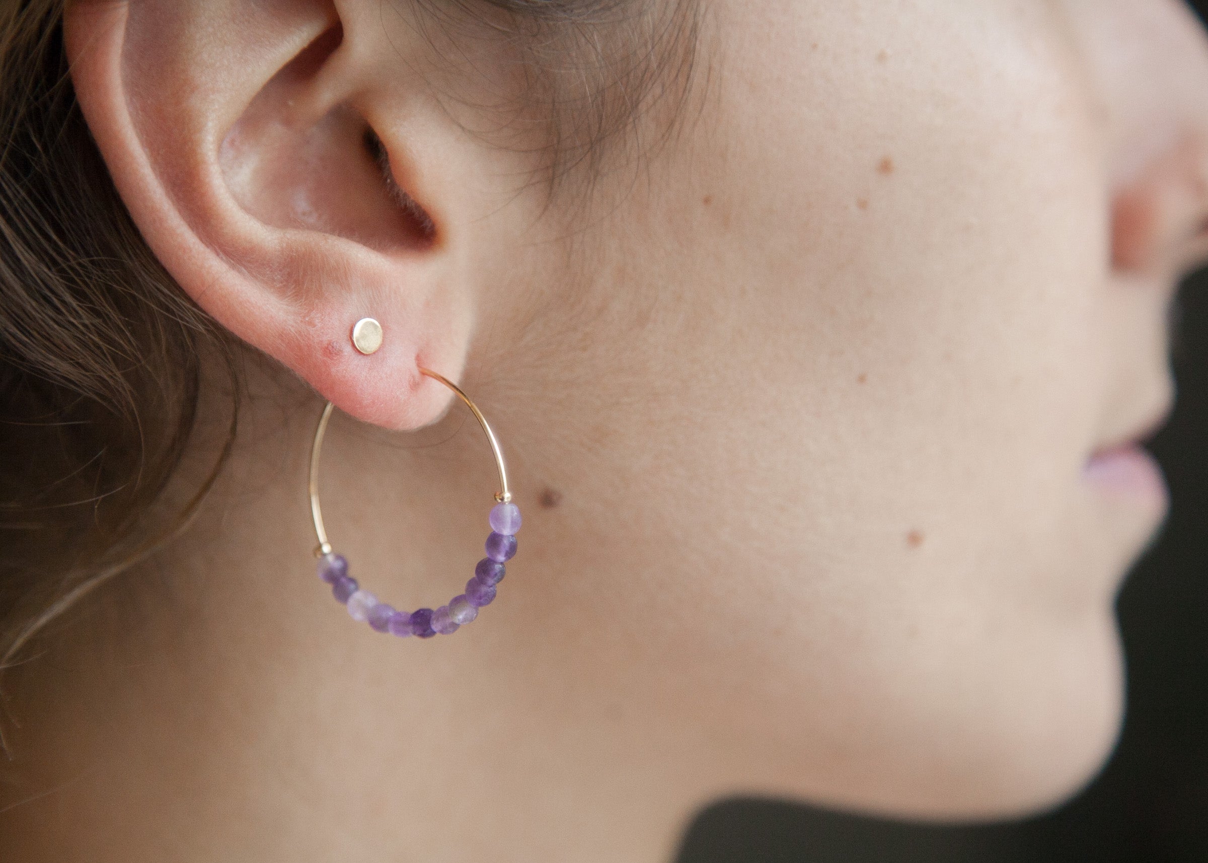 Creolen Ohrringe mit Edelsteinen Vergoldet, Edelstein Schmuck für Damen | Shop Nory