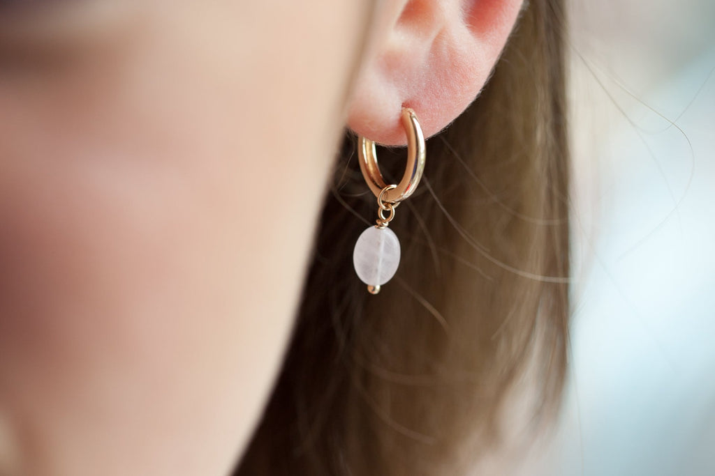 Creolen mit Rosenquarz - 18 Karat vergoldet, Eleganz und Romantik | Shop Nory