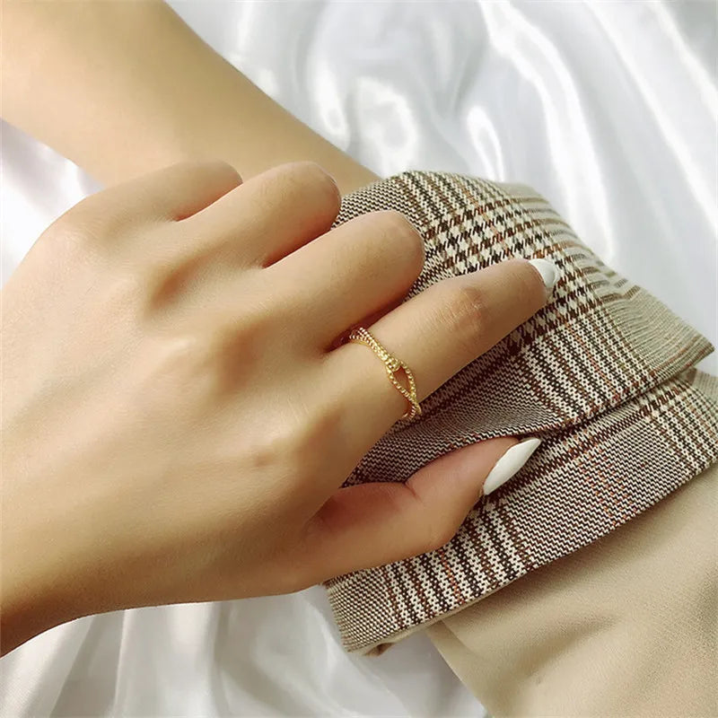 Kreuzseitig offenes verstellbares Ring | Shop Nory