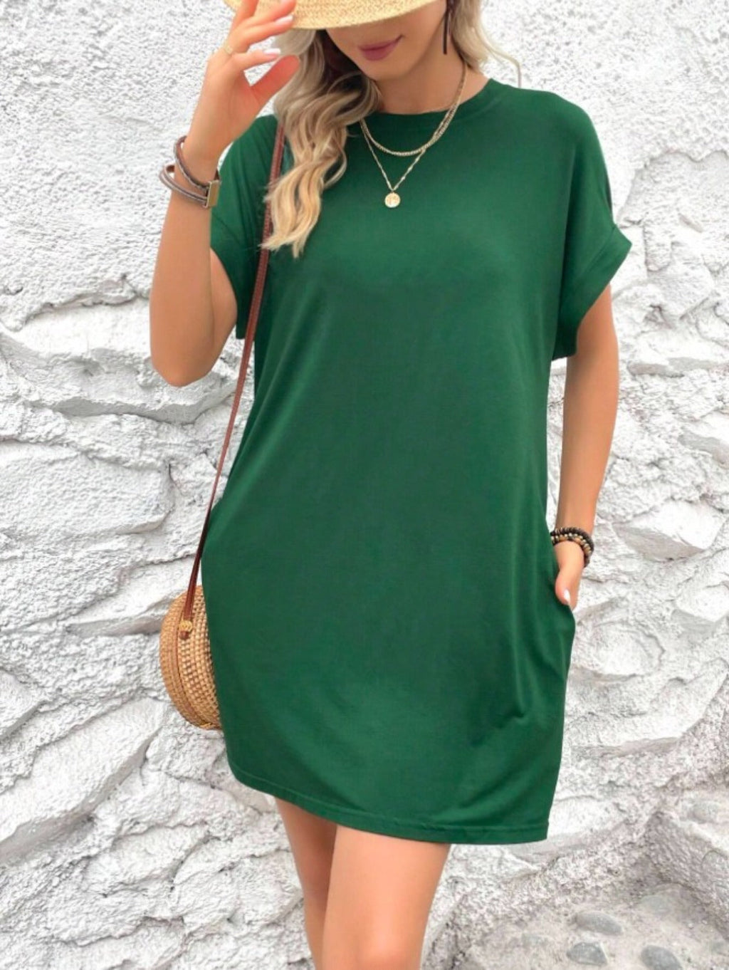 Lässiges einfarbiges Kleid mit Rundhalsausschnitt