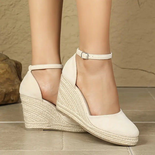Elegante Damen-Keilsandalen mit Knöchelriemen