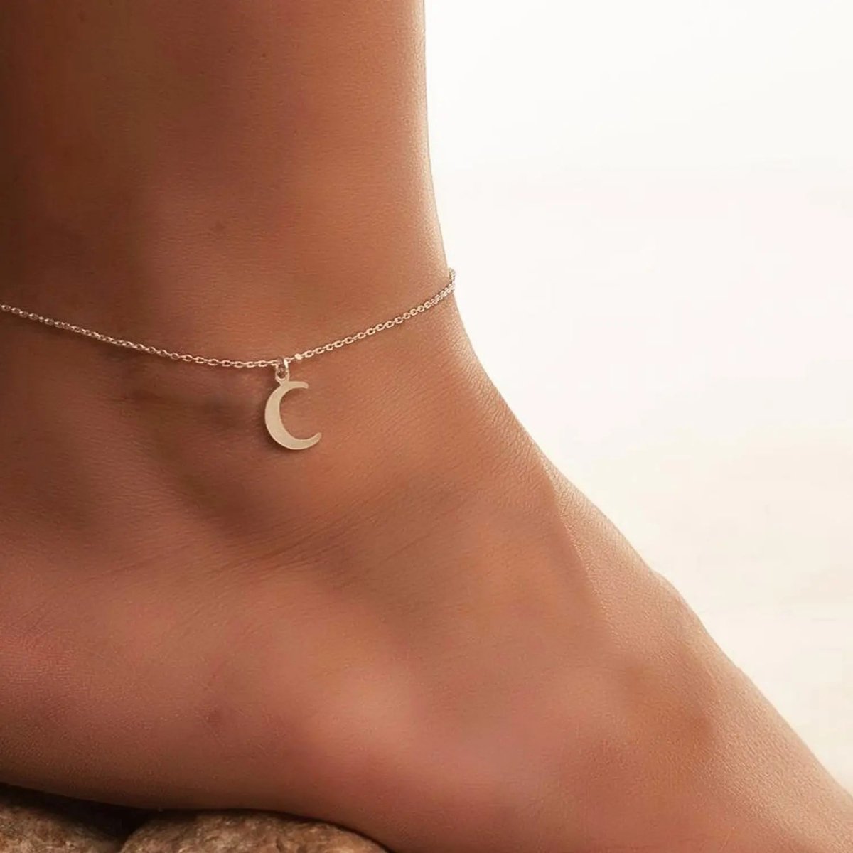 Zarte Goldene Mond Fußkette | Shop Nory