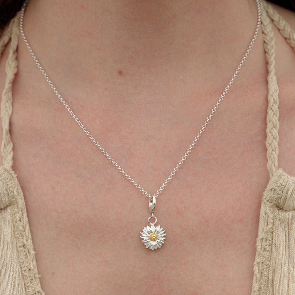 Silber Daisy Blumen Charm Halskette | Shop Nory