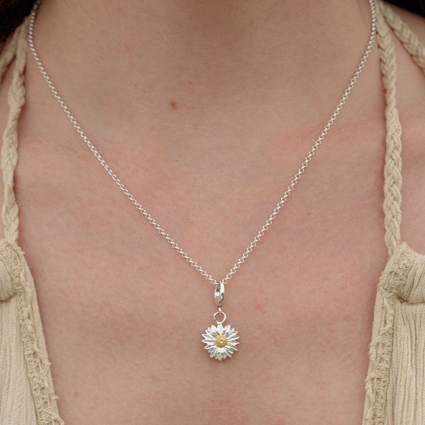 Silber Daisy Blumen Charm Halskette | Shop Nory