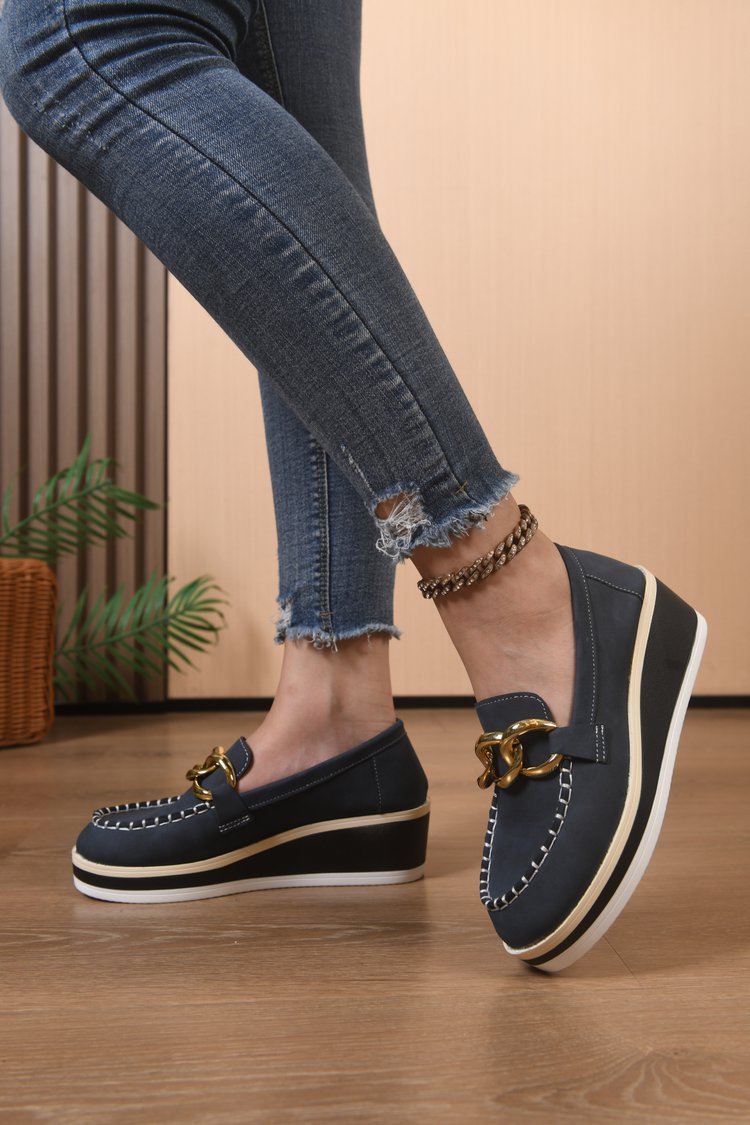 Orthopädische Slipper mit dicker Sohle und Ketten