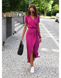 Langes rotes Sommerkleid mit Schnitt und Spitze