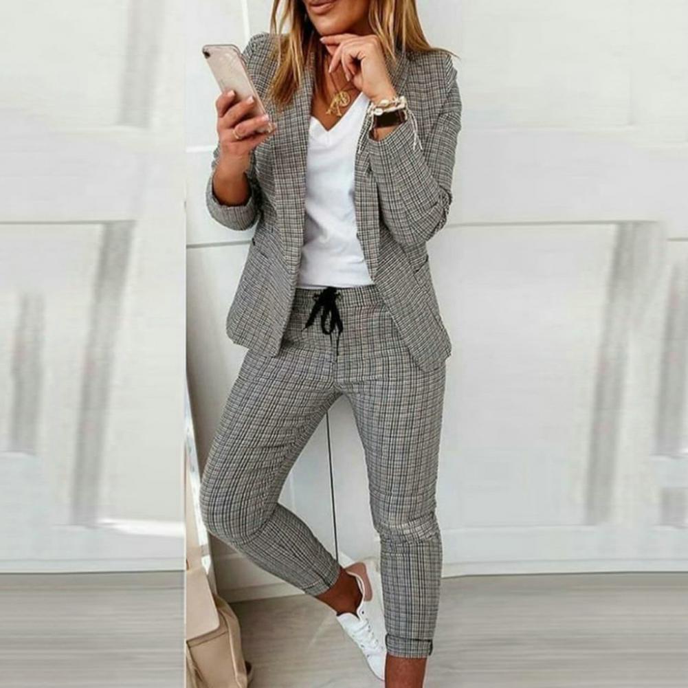 Eleganter Damenanzug Stilvoller Look für Jeden Anlass