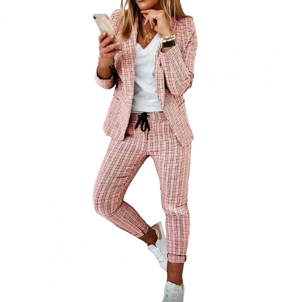 Eleganter Damenanzug Stilvoller Look für Jeden Anlass