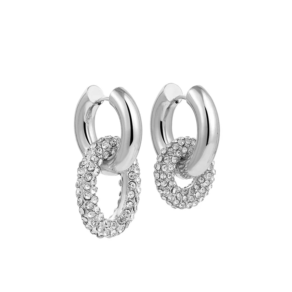 Dual Diamond Circle Huggie Ohrringe