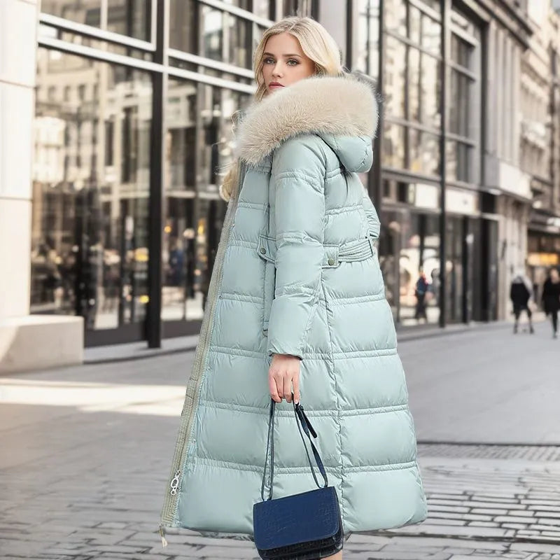Damen lange Winterjacke mit Pelzmütze und Gürtel