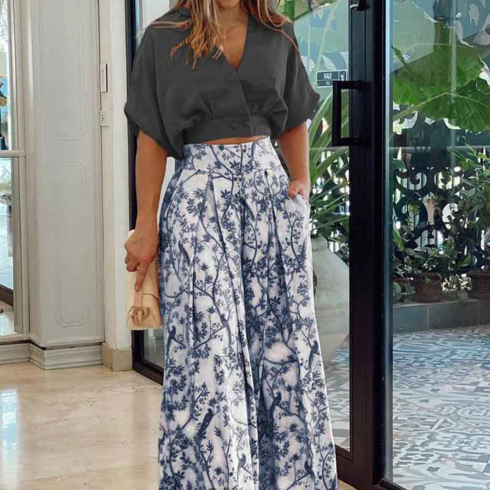 Zweiteiliges Set mit V-Ausschnitt und Hose mit weitem Bein