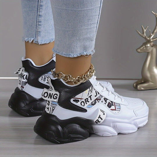 Bequeme, rutschfeste Knöchelsneaker mit Schnürsenkeln