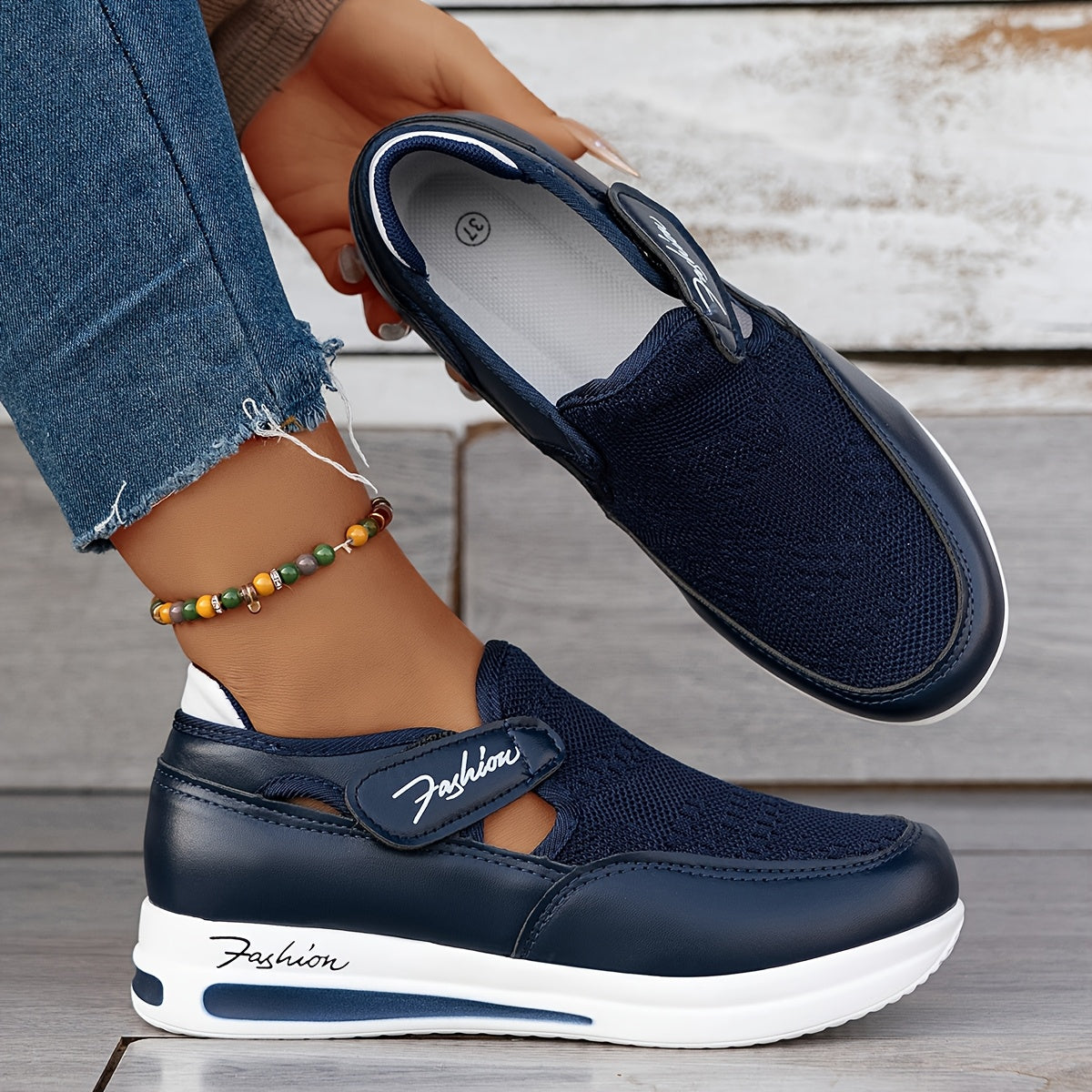 orthopädische Damen-Sneaker, atmungsaktiv und bequem.